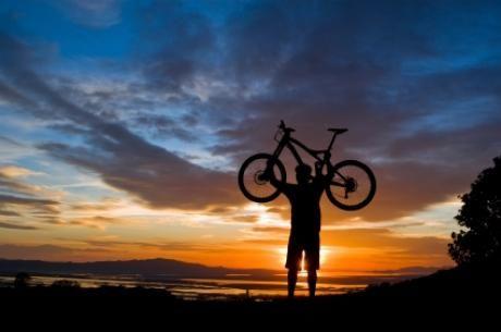 Vélo coucher soleil