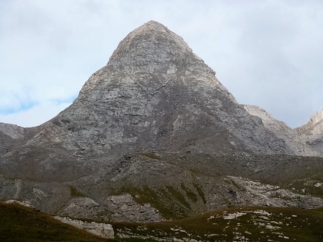 Le pain de sucre ( 3208 mètres ) depuis le col Vieux.